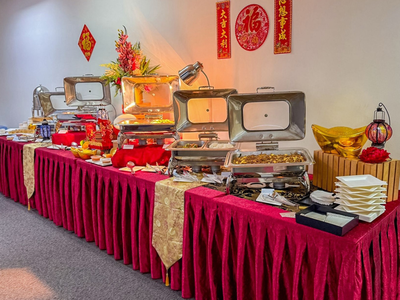 Effortless Family Reunion Dinner: Catering a CNY Celebration