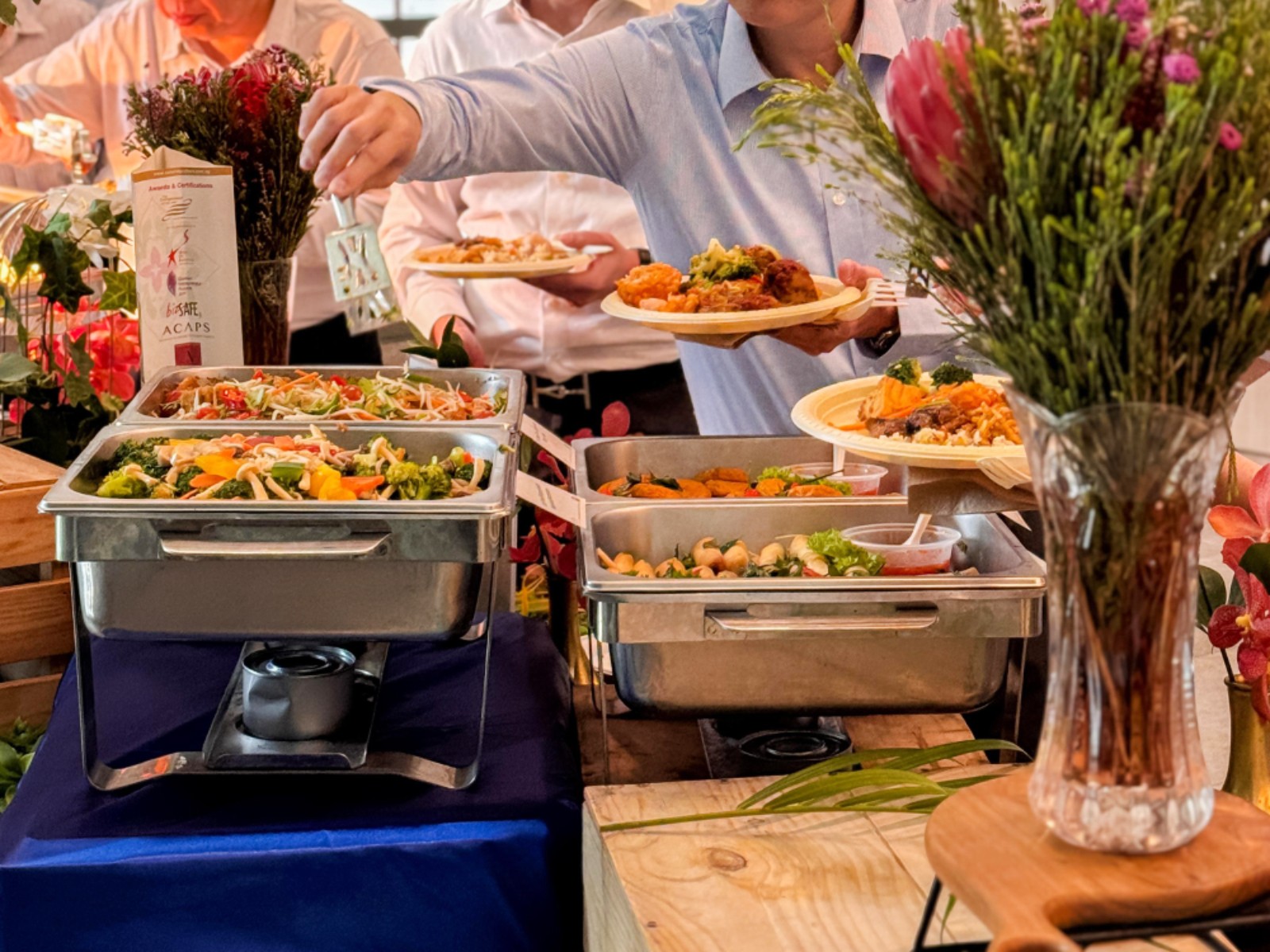 Office Lunch Catering: What Works and What Doesn’t